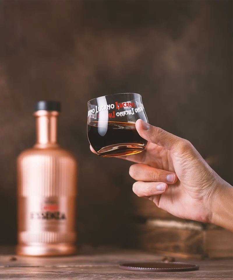 Amaro Lucano Anniversario Essenza inkl. 4 Gläser