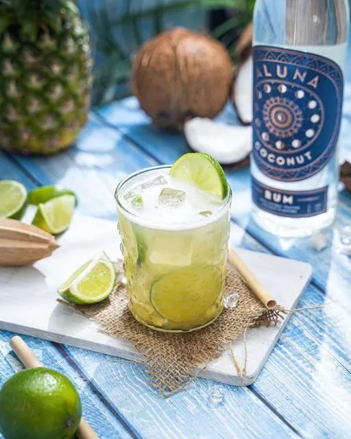 Aluna Coconut Rum